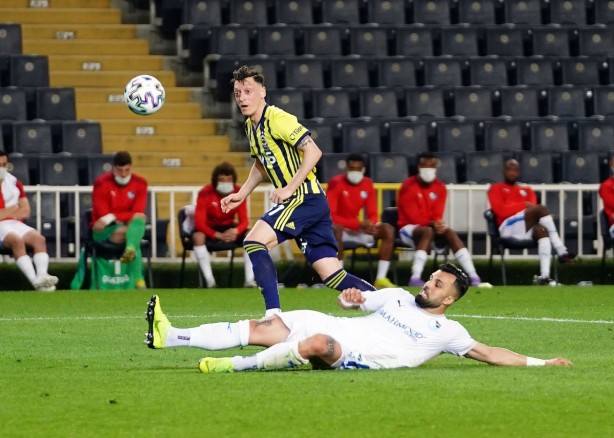 Foto - Fenerbahçe ilk yarıda işi bitirdi