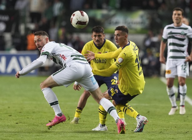 Foto - Fenerbahçe kontrolden çıktı! İsmail Kartal'ın yerine sürpriz isim! Listede bomba 2 aday...