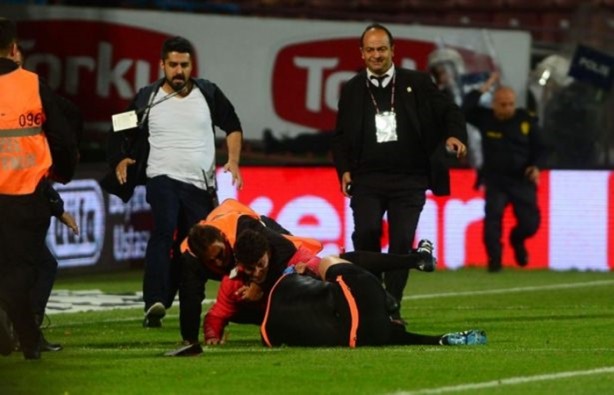 Foto - Fenerbahçe maçından şok görüntüler!