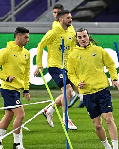 Fenerbahçe milli yıldız için İspanya kapılarına dayanacak! Türkiye’ye duyurdular ve yolculuk başlayacak…