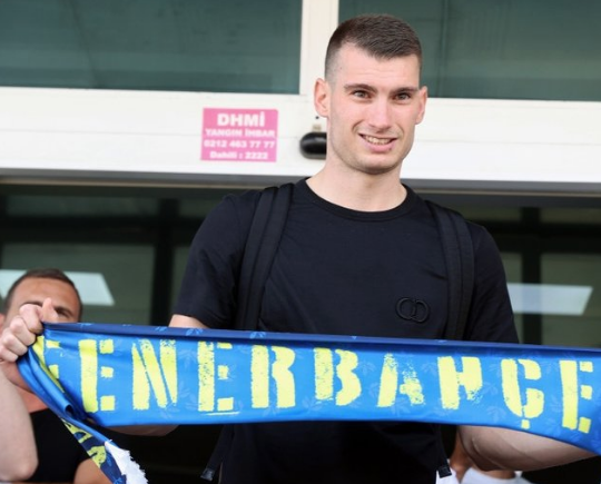 Foto - Fenerbahçe rüyasını gerçekleştirebilecek mi? Yıldız futbolcunun fiyatını düşürdüler, yetişen alacak