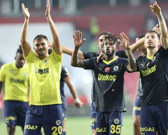 Foto - Fenerbahçe rüyasını gerçekleştirebilecek mi? Yıldız futbolcunun fiyatını düşürdüler, yetişen alacak