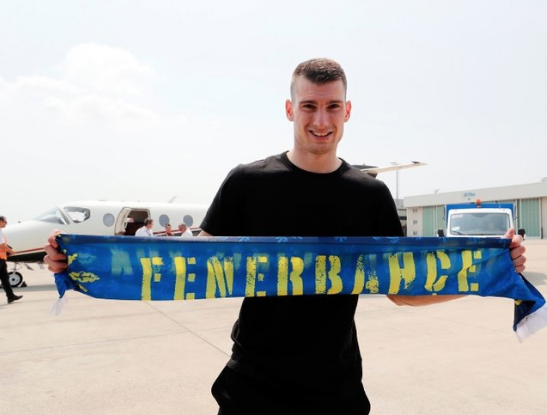 Foto - Fenerbahçe rüyasını gerçekleştirebilecek mi? Yıldız futbolcunun fiyatını düşürdüler, yetişen alacak