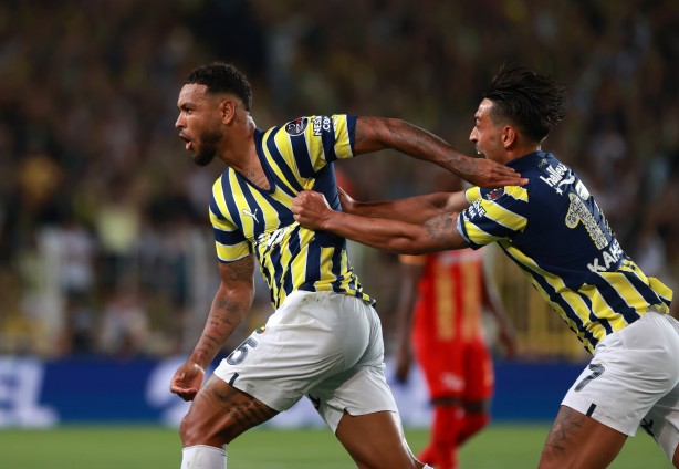 Foto - Fenerbahçe sahasında hata yapmadı