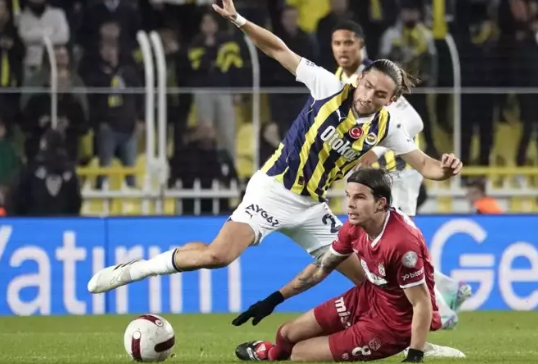Fenerbahçe şokta! Transfer dünyasına geçecek operasyon! İsmail Kartal resti çekti…