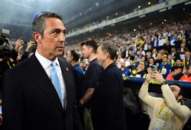 Foto - Fenerbahçe taraftarından Ali Koç'a tepki! "Bizi niye çağırdın" Ali Koç'un tiyatrosuna onlar da inanmadı...