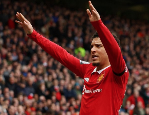 Foto - Fenerbahçe taraftarını heyecanlandıran isim! Yönetim maliyet araştırmasına başladı...