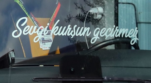 Foto - Fenerbahçe taraftarının tasarladığı otobüste bomba detay!