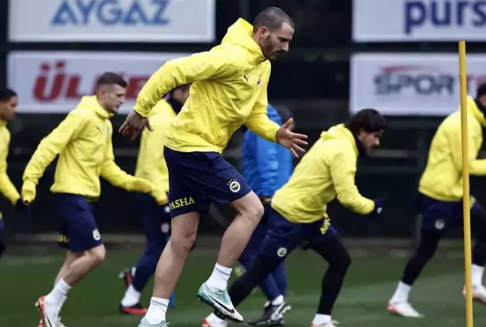 Foto - Fenerbahçe tarih vererek duyurdu! O ülkeden resmen forvet fışkıracak! O takıma bir teklif daha yapacak!
