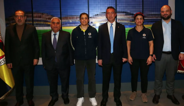 Foto - Fenerbahçe transferi resmen açıkladı! Trabzonspor'dan ayrılmıştı ve artık Fenerbahçeli...