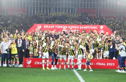 Foto - Fenerbahçe turnayı gözünden vurdu: Binlerce kilometre ötedeki ülkeden beklenmedik karar! Talip oldular, hemen istiyorlar