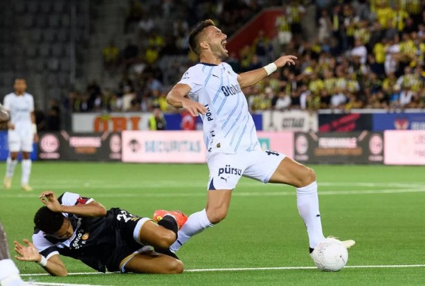 Foto - Fenerbahçe turun kapısını araladı! Dzeko'dan hat-trick