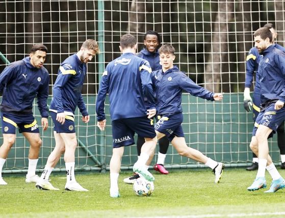 Foto - Fenerbahçe yılın bombasını patlatacak! Bu transfer günlerce hatta aylarca konuşulur...