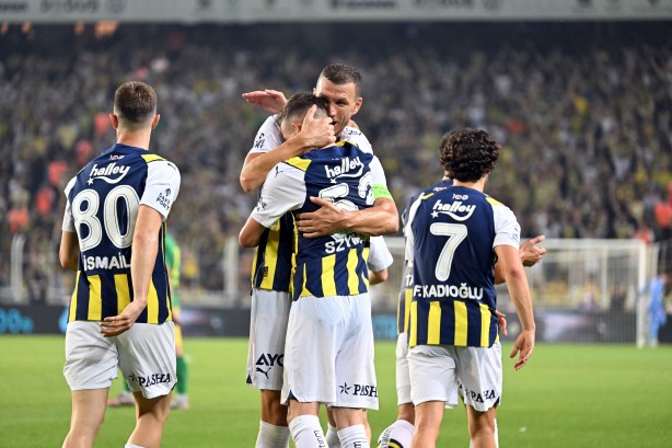 Foto - Fenerbahçe, Zimbru'yu 5 golle geçti
