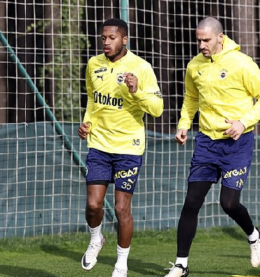 Foto - Fenerbahçe'de beklenen veda gerçekleşiyor! Nedeni belli oldu: Yıldız oyuncu ülkesine dönüyor