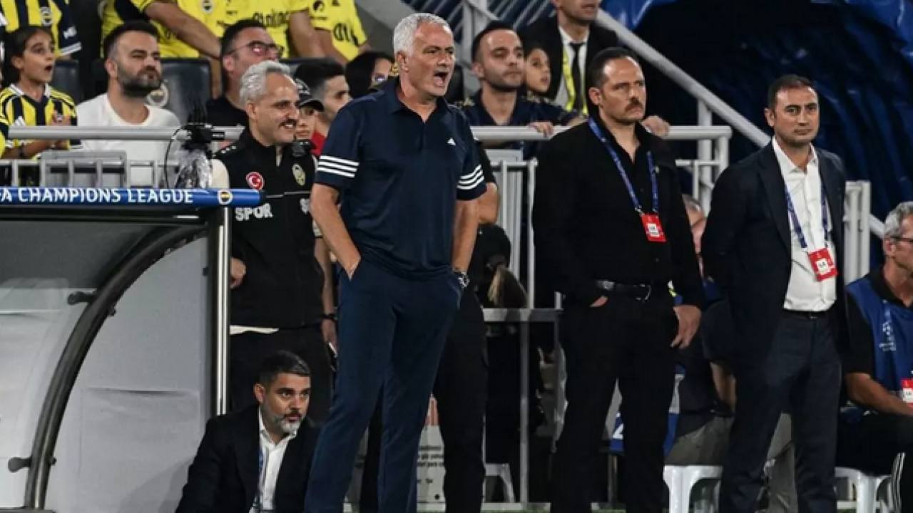 Foto - Fenerbahçe'de Benfica maçında soyunma odasına erken giden Jose Mourinho'nun sebebi ortaya çıktı!