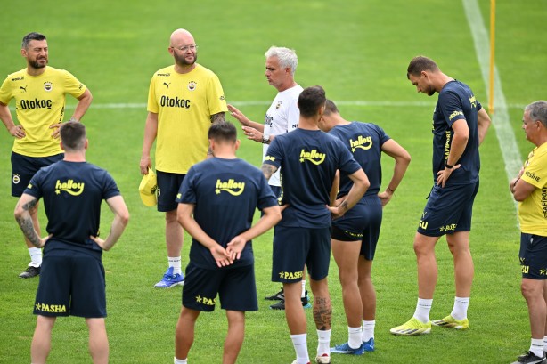 Foto - Fenerbahçe'de bir ayrılık daha! Mourinho takımda istemedi: Hemen gönderin gitsin