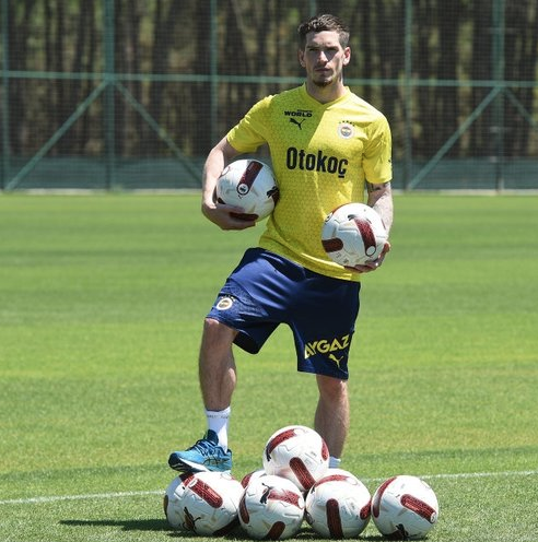 Foto - Fenerbahçe'de bu adamın başını yemeyin! Büyük transfer şu anda ne olacak kaygısında...