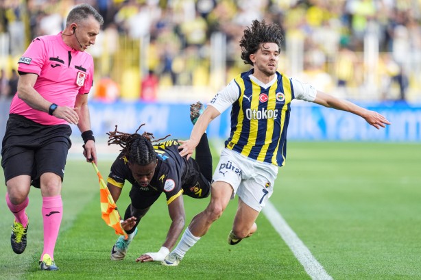 Foto - Fenerbahçe'de büyük kriz! "O isimler varsa ben yokum" Az önce Türkiye'ye duyuruldu...