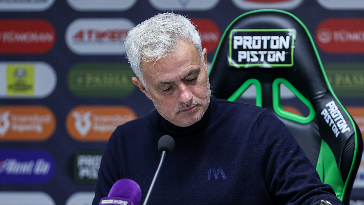 Foto - Fenerbahçe'de büyük panik! Mourinho'ya öyle eleştriler geldi ki! Kolay kolay cevap veremez artık...