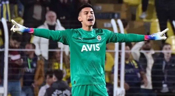 Foto - Fenerbahçe'de derbi sonrası büyük şok! 8 isim birden artık yolcu... Yer yerinden oynayacak!