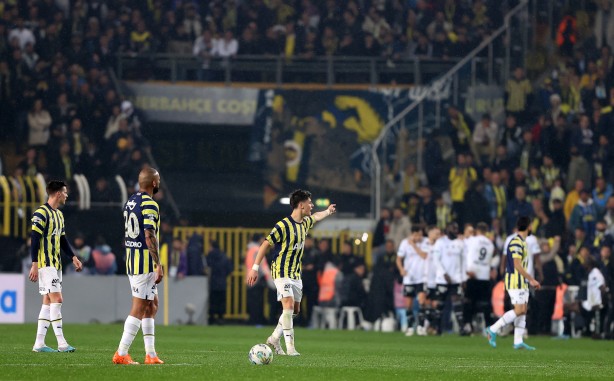 Fenerbahçe'de derbi sonrası büyük şok! 8 isim birden artık yolcu... Yer yerinden oynayacak!