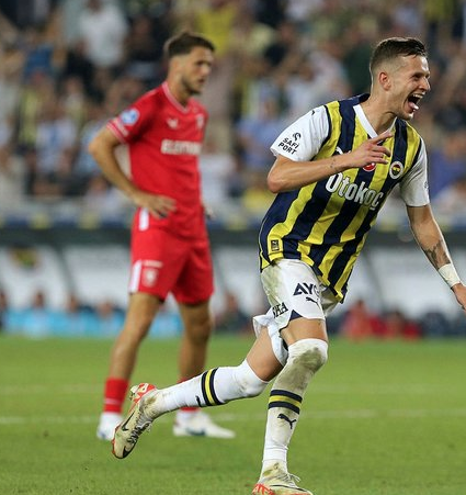 Foto - Fenerbahçe'de Dominik Livakovic ve Sebastian Szymanski gelişmesi!