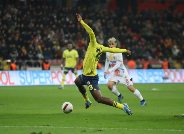 Foto - Fenerbahçe’de flaş değişiklik geliyor: Bütün takımı ilgilendiren karar çıktı: Belli oldu: Görülmemiş transfer…