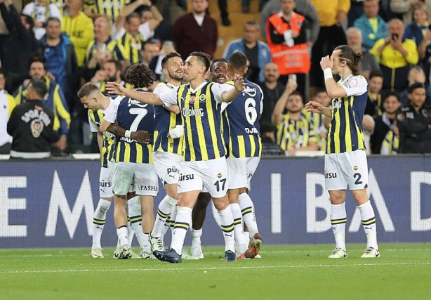 Foto - Fenerbahçe’de herkes o ismin peşinde! Ne Ferdi Kadıoğlu ne de İrfan Can