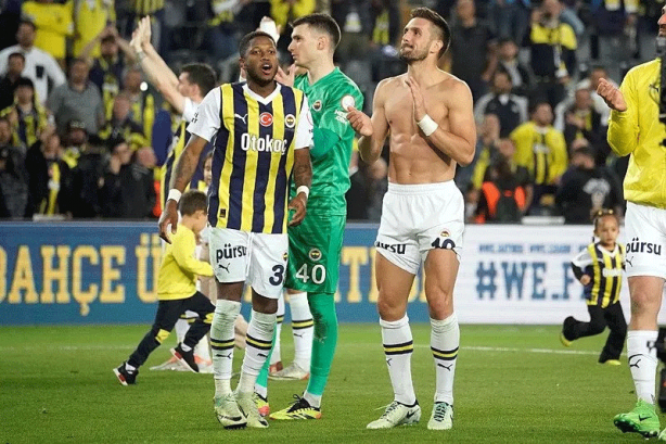 Foto - Fenerbahçe’de herkes o ismin peşinde! Ne Ferdi Kadıoğlu ne de İrfan Can
