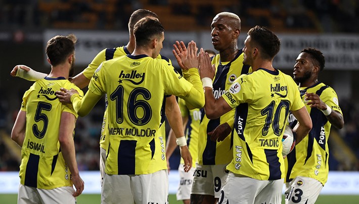 Fenerbahçe’de ipler koptu! Yıldız isim geldiği gibi gidiyor