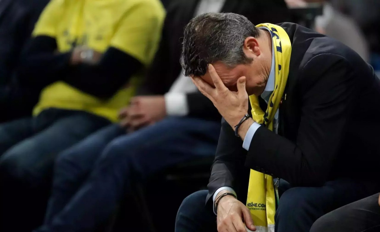 Fenerbahçe’de kılıçlar çekildi! Kongre üyeleri Ali Koç’a karşı resmen harekete geçti 