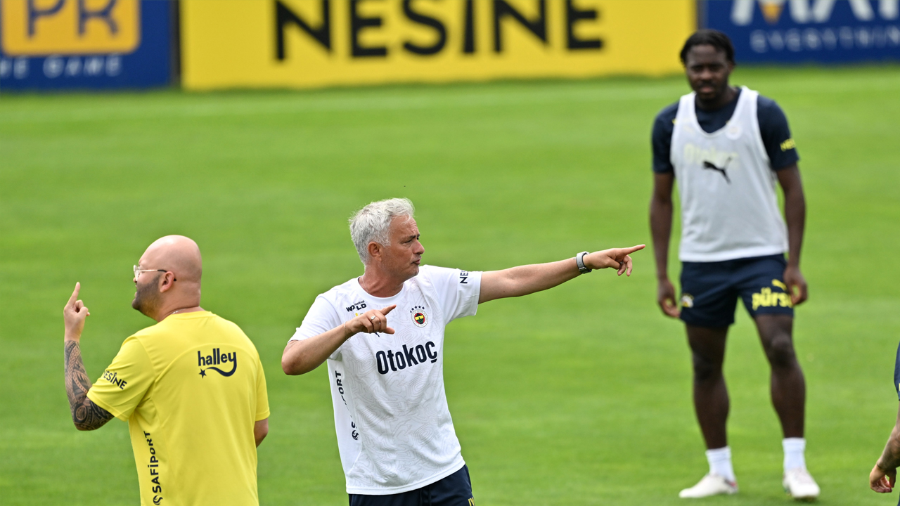 Foto - Fenerbahçe’de O yıldızla ilgili gündemi altüst edecek gelişme: Mou durmak bilmiyor ki... Bu sefer de...