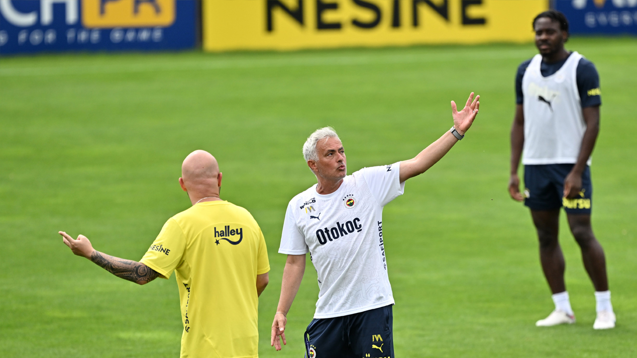 Foto - Fenerbahçe’de O yıldızla ilgili gündemi altüst edecek gelişme: Mou durmak bilmiyor ki... Bu sefer de...