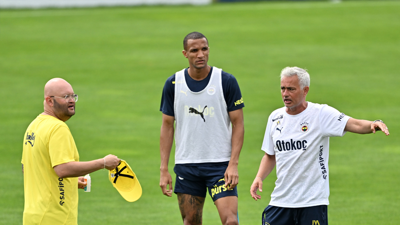 Foto - Fenerbahçe’de O yıldızla ilgili gündemi altüst edecek gelişme: Mou durmak bilmiyor ki... Bu sefer de...