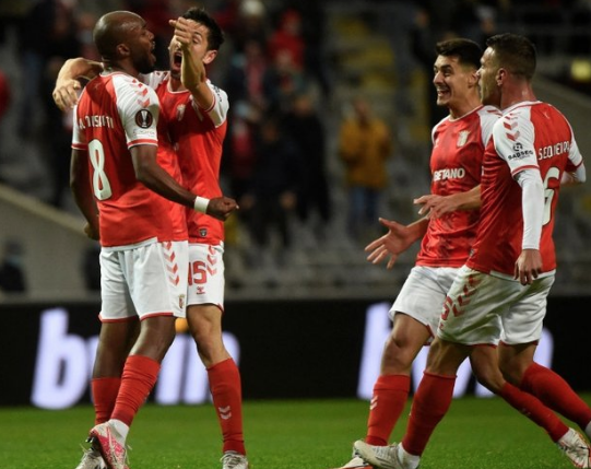 Foto - Fenerbahçe'de orta saha gelişmesi! Flaş karar: Kanarya, Portekiz'i fethedecek!