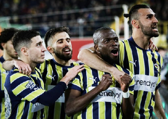 Foto - Fenerbahçe'de rekor kırarak veda edecek! O takımdan eurolar fışkıracak!
