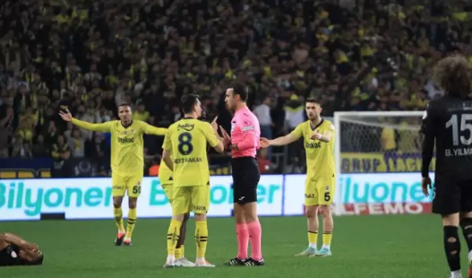 Foto - Fenerbahçe'de rotasyon depremi! İsmail Kartal'a şok tepki: Çeker vururum kendimi