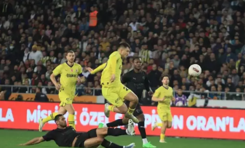 Foto - Fenerbahçe'de rotasyon depremi! İsmail Kartal'a şok tepki: Çeker vururum kendimi
