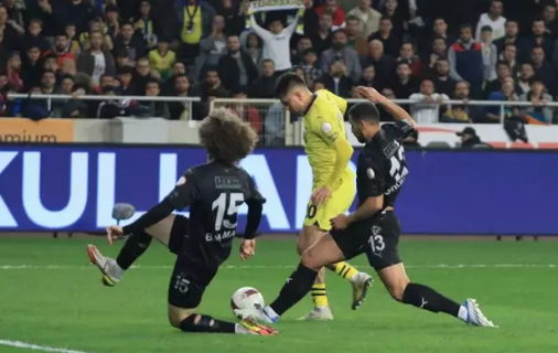 Foto - Fenerbahçe'de rotasyon depremi! İsmail Kartal'a şok tepki: Çeker vururum kendimi