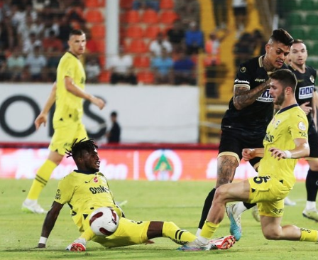 Foto - Fenerbahçe'de şaşırtan "yıldızlar" çıkışı! Duyan, kulaklarına inanamadı: Bu yıldızlar ne olacak peki?