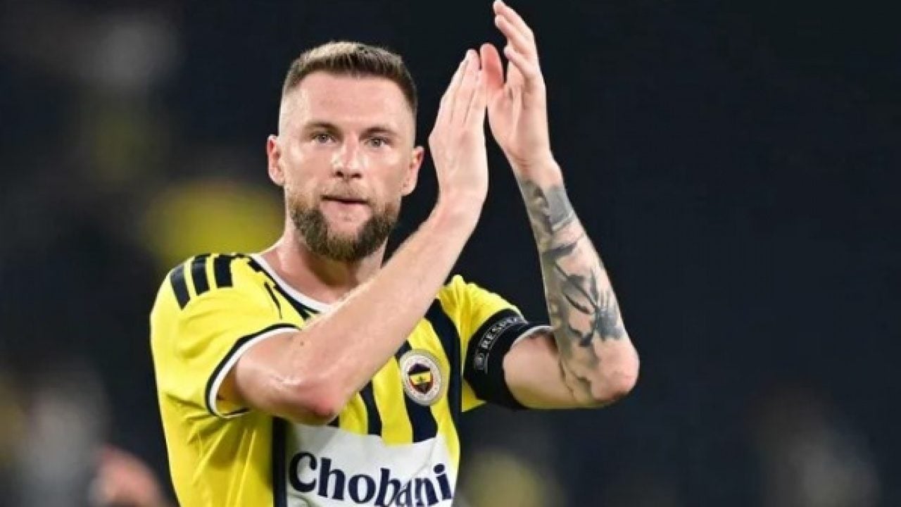 Foto - Fenerbahçe’de savunmada sürpriz değişiklik! İsmail Kartal yıldız ismi kulübeye çekiyor