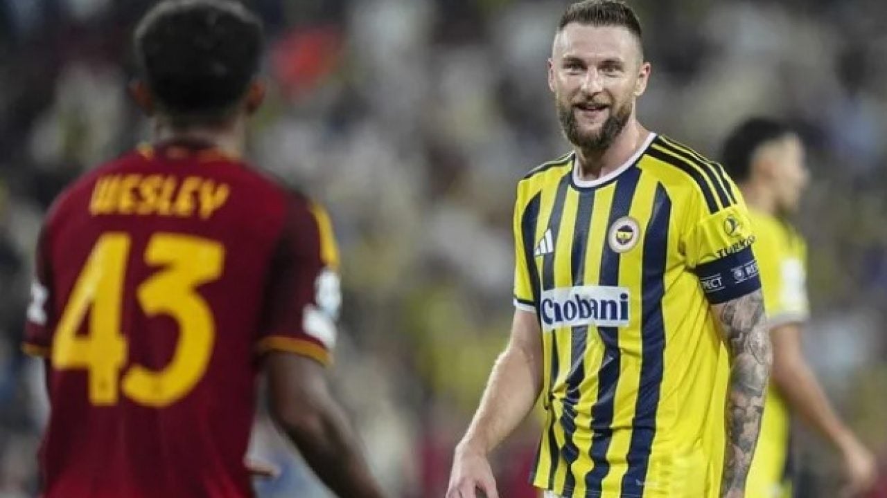 Foto - Fenerbahçe’de savunmada sürpriz değişiklik! İsmail Kartal yıldız ismi kulübeye çekiyor