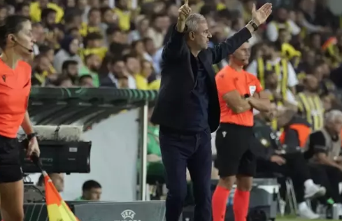 Foto - Fenerbahçe’de skandal! Sosyal medya ayağa kalktı: Takım bu haberle çalkalanıyor: Ortalık toz duman olacak…