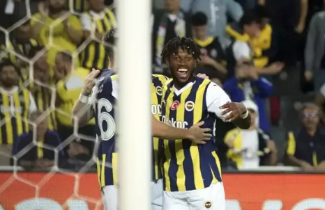 Foto - Fenerbahçe’de skandal! Sosyal medya ayağa kalktı: Takım bu haberle çalkalanıyor: Ortalık toz duman olacak…
