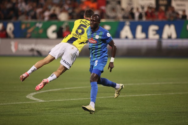 Foto - Fenerbahçe'de sol bek krizi! Sadece 1 hafta kaldı, Dehşete düşüren çıkış: Herkes şaşkın… 