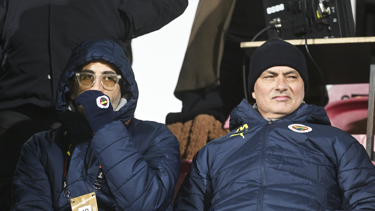 Foto - Fenerbahçe’de taraftar kazan kaldırdı! Derbi kazanamayan Mourinho için radikal hamle…