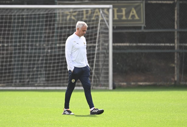 Foto - Fenerbahçe'de Twente maçı öncesi bomba karar! Mourinho öldürücü silahını dünyaya duyurdu bile..