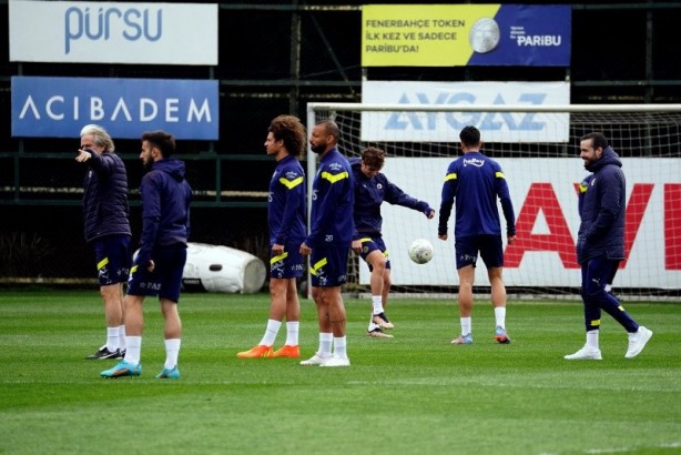 Foto - Fenerbahçe'de Valencia kararı! Beşiktaş derbisinde oynayacak mı?