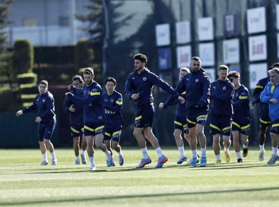 Foto - Fenerbahçe’de yeni maraton esas şimdi başlıyor! Sözleşmeler için herkes görüşme odasına…